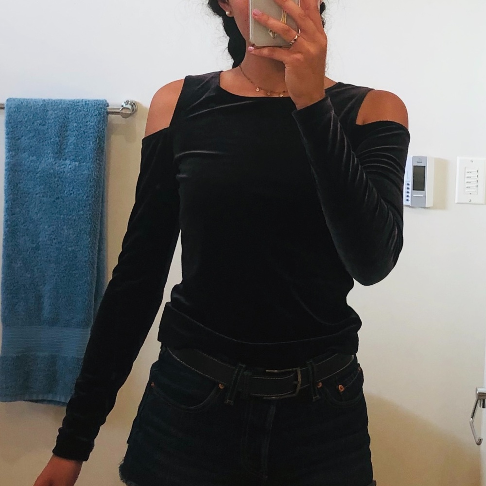 velvet long sleeve cold-sholder top